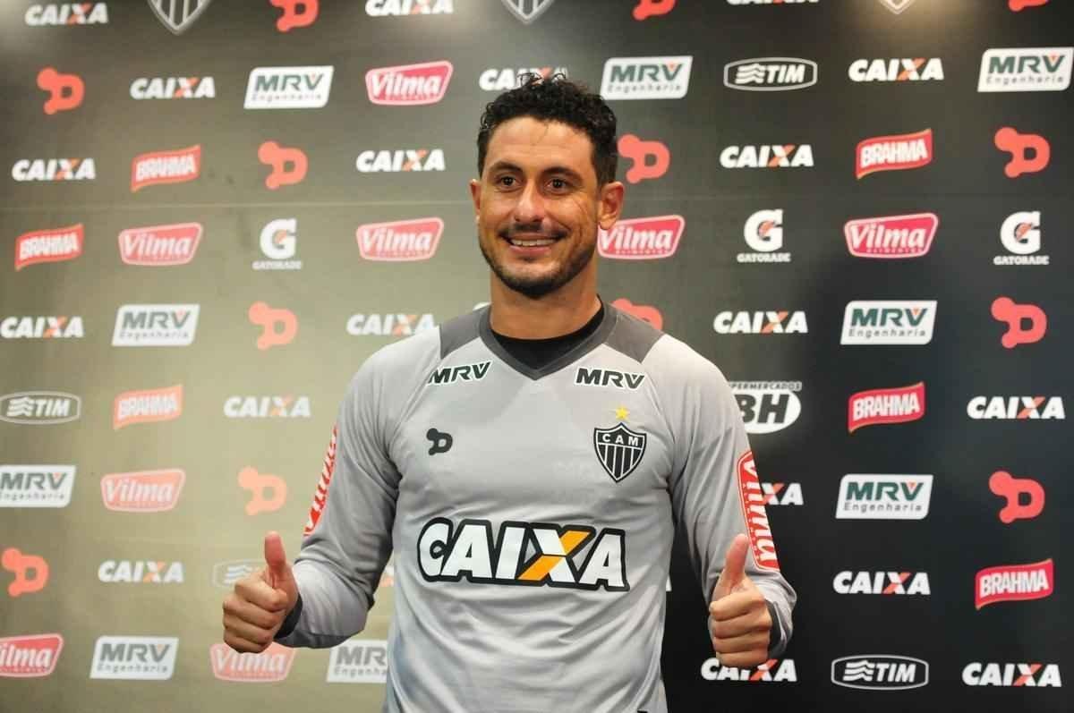Lauro - No fez nenhum jogo pelo clube. Foi contratado aps as leses de Victor e Giovanni e inscrito na Libertadores, mas no entrou em campo. Ficou no clube de maro a junho.