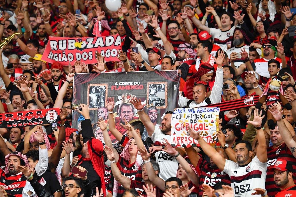 Torcidas de Liverpool e Flamego na final do Mundial de Clubes, em Doha, no Catar
