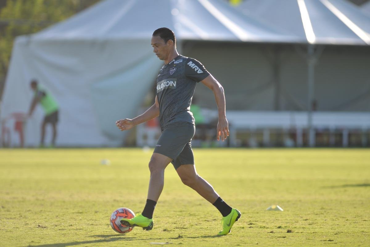 Veja fotos do treino do Atltico