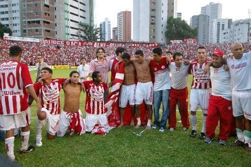 O time do acesso contava com o ídolo Kuki, Eduardo, Sidny, Leandro Eusébio, Breno, Jamur, Luciano Totó, Felipe, Capixaba e Nildo