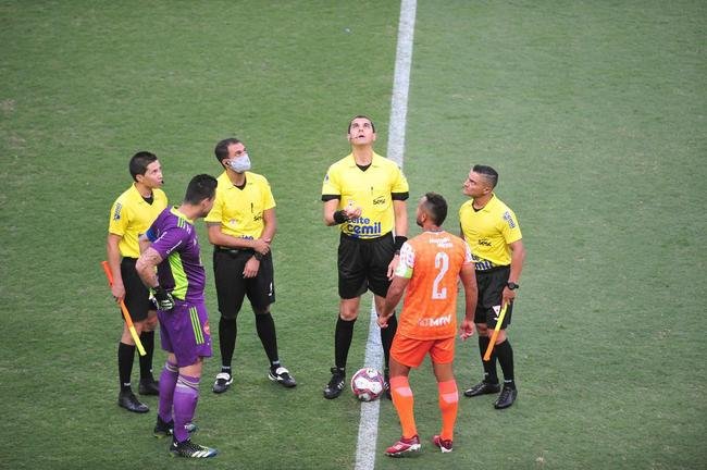 Fotos de Coimbra x Cruzeiro, no Independncia, pela 8 rodada do Mineiro. William Pottker e Felipe Augusto fizeram os gols da vitria celeste por 2 a 0.