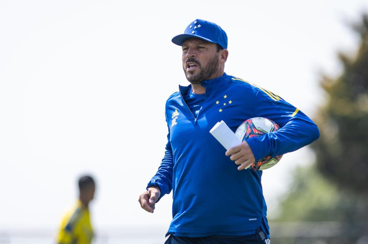 Fotos do treino do Cruzeiro desta sexta-feira na Toca II