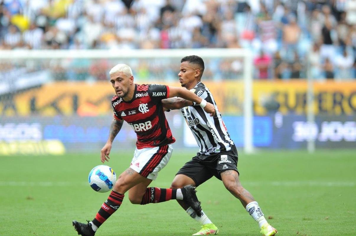 Fotos do empate por 2 a 2 entre Atltico e Flamengo na final da Supercopa do Brasil, na Arena Pantanal, em Cuiab