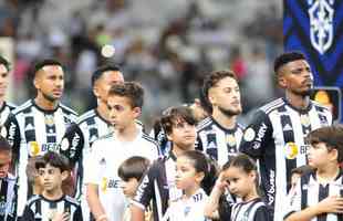 Mascotinhos do Atltico no jogo contra o Juventude, no Mineiro, pelo Campeonato Brasileiro de 2022