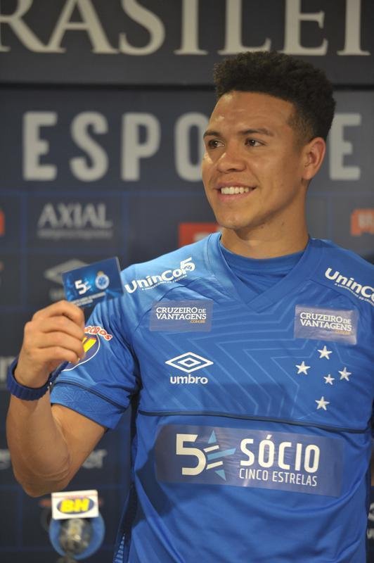 Fotos da apresentao de meia Marquinhos Gabriel no Cruzeiro (Alexandre Guzanshe/EM D.A Press)