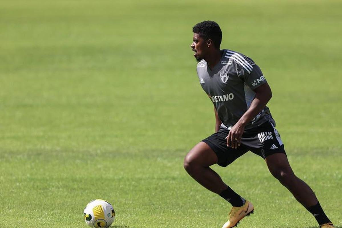 Atltico treina na Cidade do Galo sob o comando de Lucas Gonalves, tcnico interino permanente. Turco Mohamed foi demitido na manh desta sexta-feira (22).