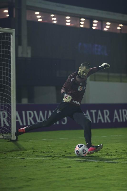 Tcnico Cuca comandou atividade do Atltico no CT da Conmebol no Paraguai 