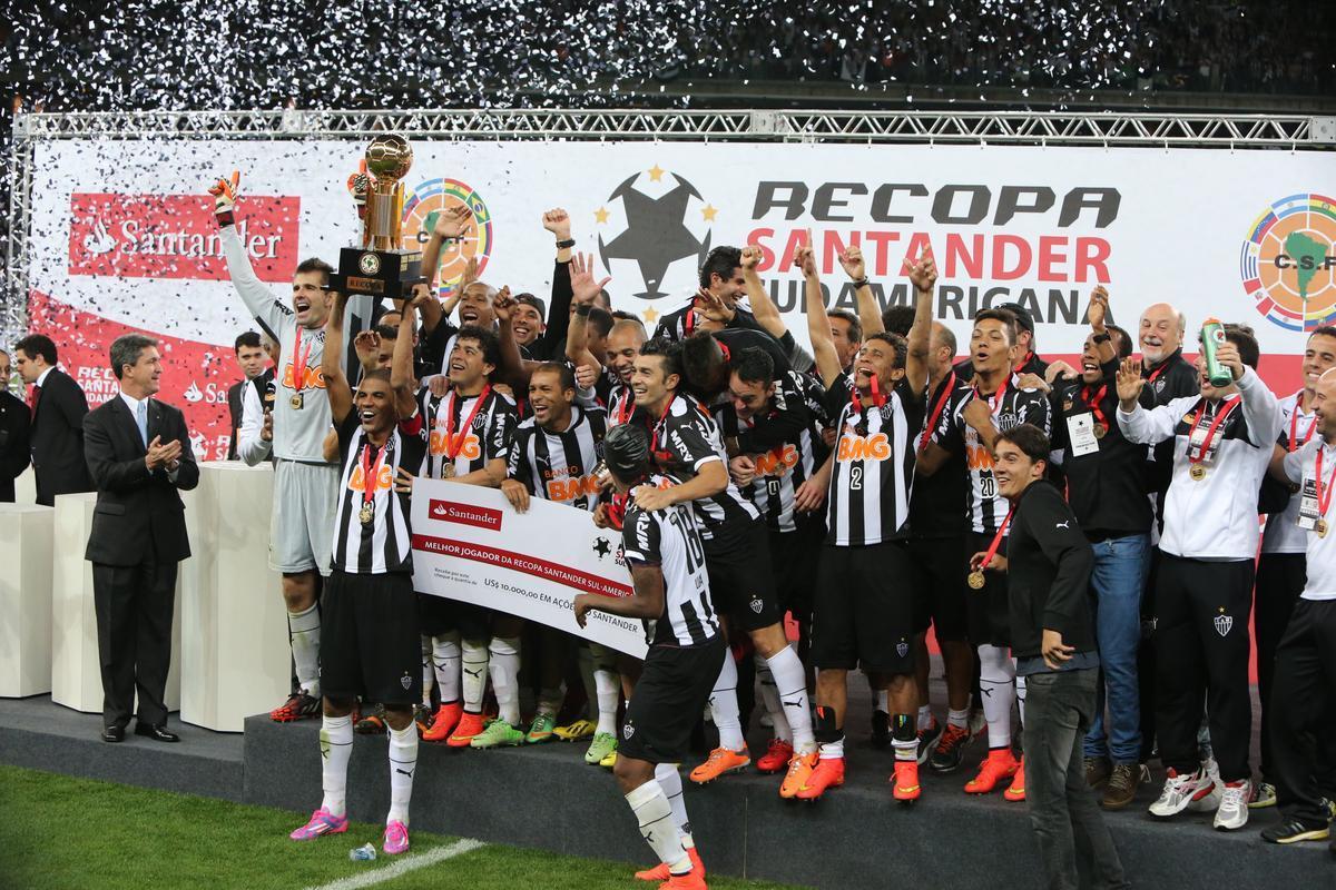 Ronaldinho pode ter feito, contra o Lans, na despedida da Recopa, o seu ltimo jogo pelo Atltico