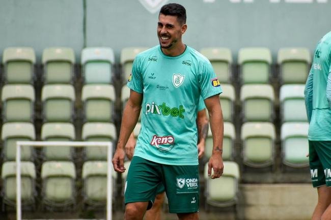 Neste sbado, o Amrica encerrou a preparao para enfrentar o Fluminense no CT Lanna Drumond 
