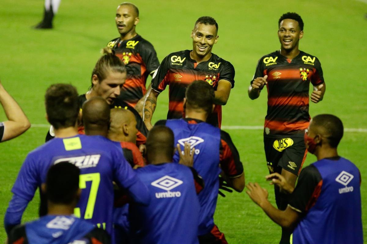 Na estreia do Brasileirão, o Sport bateu o Ceará por 3 a 2, com gols de Elton (2x) e Jonatan Gomez.