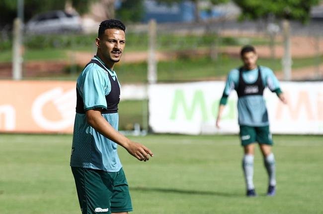 Mayko Flix - meio-campista