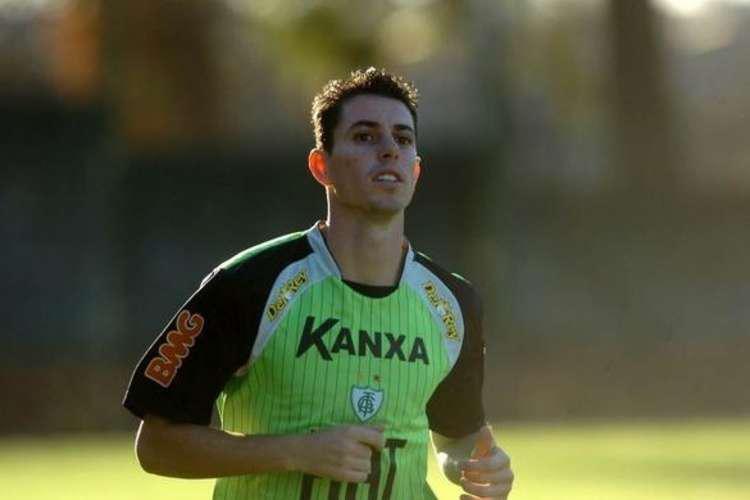 Alessandro (atacante) - América (2001, 2003, 2011-2013); Cruzeiro (2009); Atlético (2009)