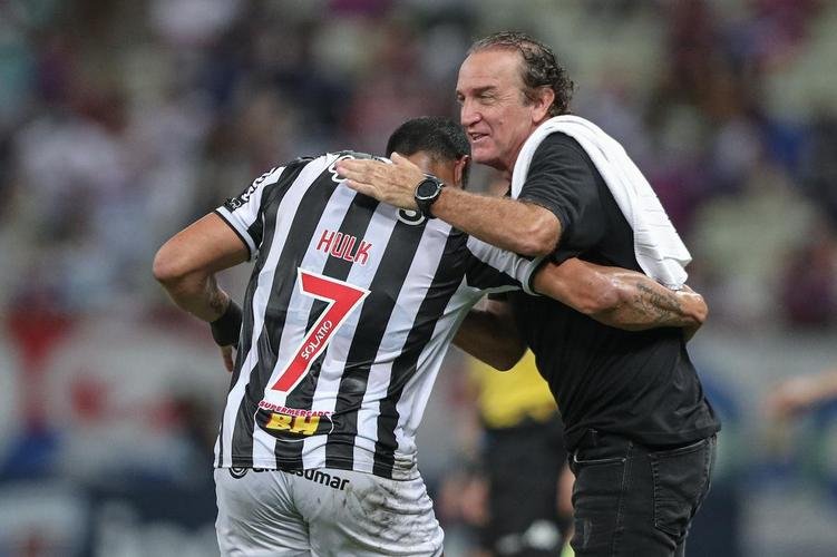 Diego Costa e Hulk marcaram os gols da vitória do Atlético por 2 a 1 sobre o Fortaleza, no Castelão