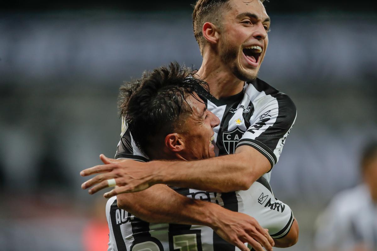 No primeiro turno, o Atlético goleou o São Paulo por 3 a 0, no Mineirão. Jogo ficou marcado por reclamações dos paulistas contra a arbitragem, que anulou gol legal de Luciano