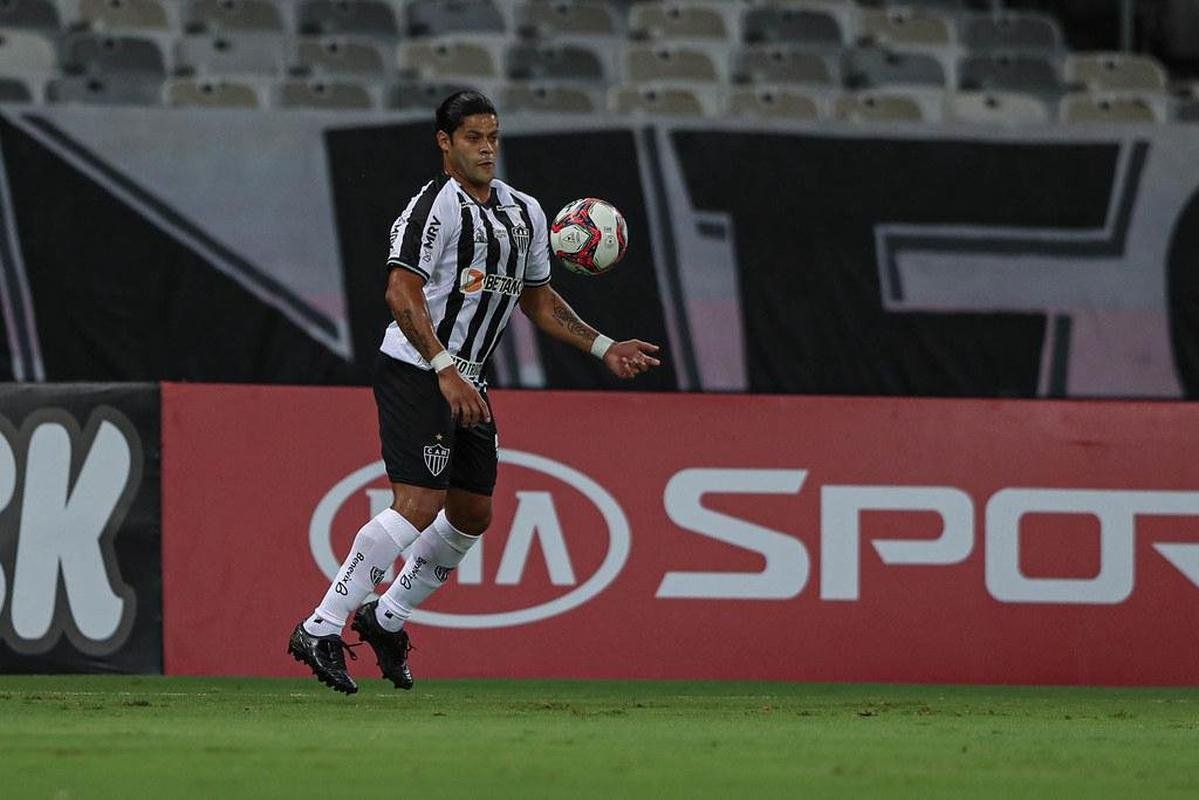 Estreia: Hulk disputou primeiro jogo pelo Atltico na goleada de 4 a 0 sobre o Uberlndia, em 7 de maro