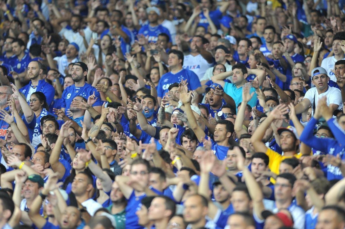 Torcedores do Cruzeiro coloriram Mineiro de azul em deciso da Copa do Brasil contra o Flamengo