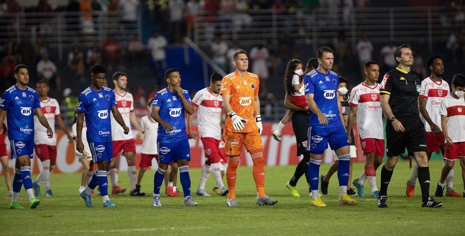 Fotos da partida entre CRB e Cruzeiro, no Estdio Rei Pel, em Macei-AL, pela 30 rodada da Srie B do Brasileiro