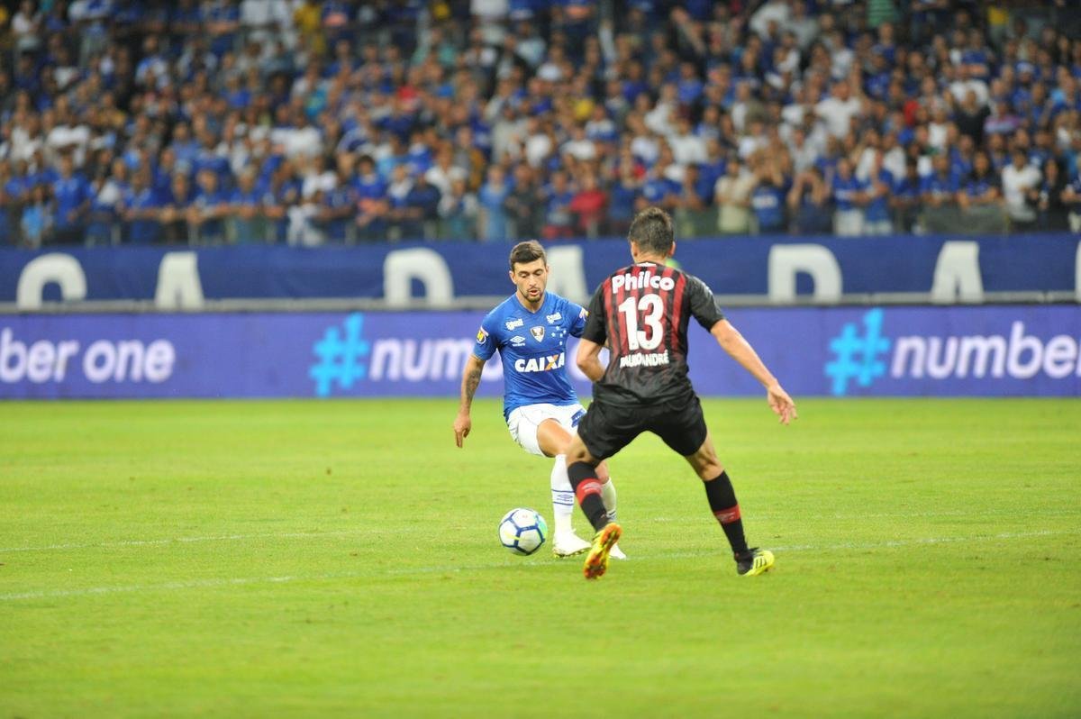 Cruzeiro conseguiu marcar no segundo tempo, com Arrascaeta, mas sofreu empate no fim com Bergson