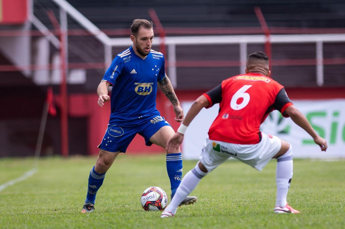 Fotos do jogo entre Pouso Alegre e Cruzeiro, pela 10ª rodada do Campeonato Mineiro, no estádio Manduzão