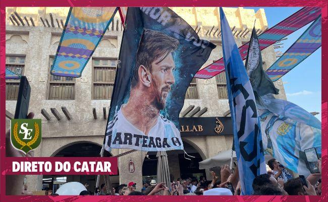 Argentinos escolheram o mercado em Doha, no Catar, para fazer festa pelos resultados do time na Copa
