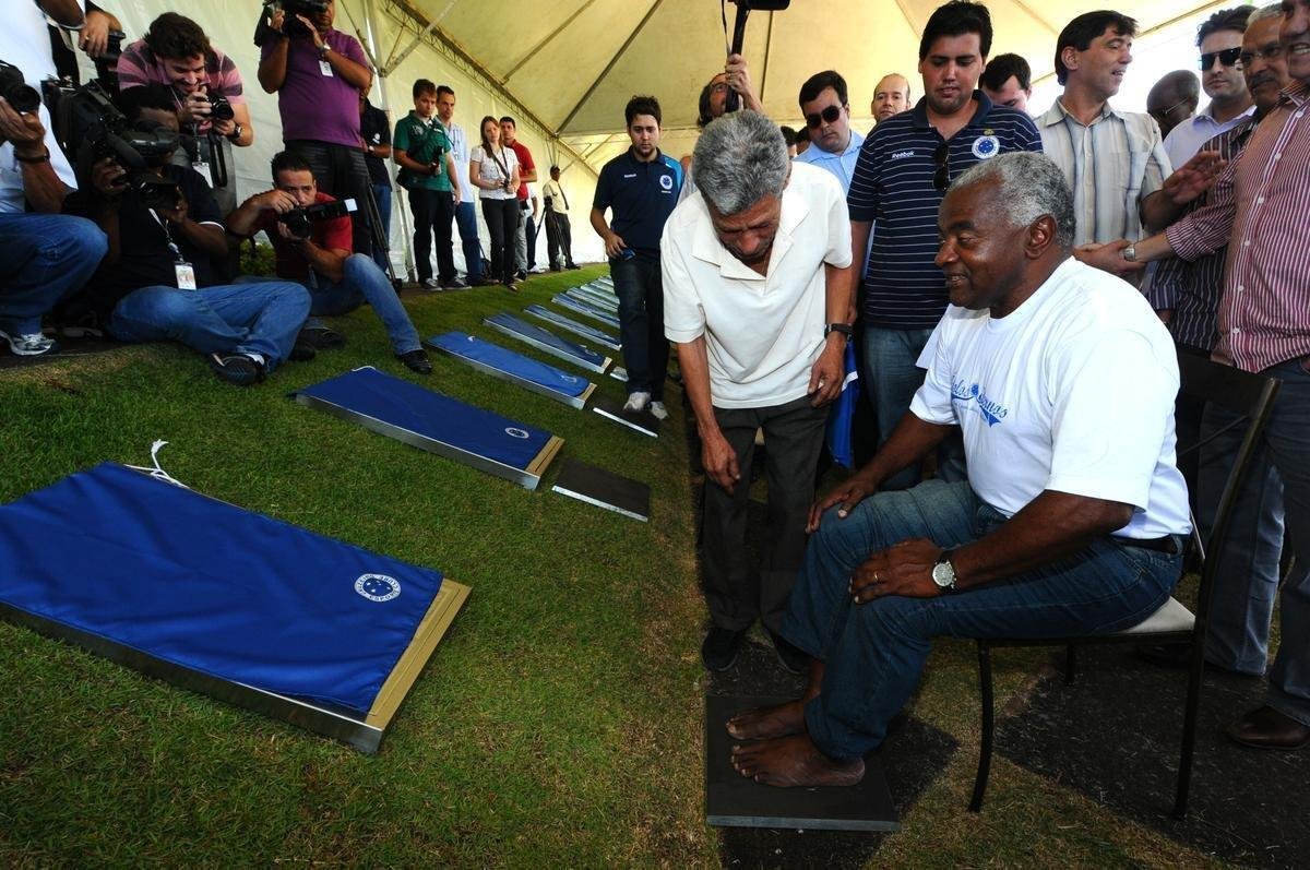 Imagens do ex-jogador do Cruzeiro Z Carlos