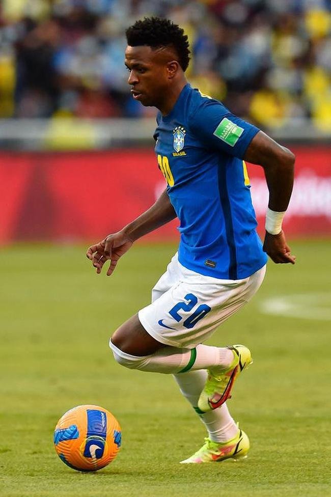 Brasil empatou com Equador em Quito, em jogo com arbitragem confusa 