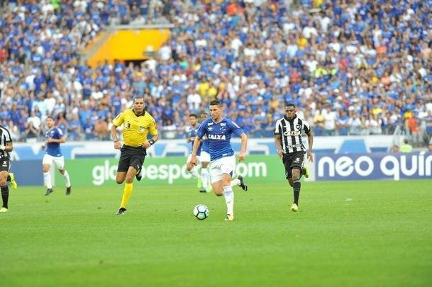 Imagens do jogo entre Cruzeiro e Botafogo, pela 19 rodada do Brasileiro, no Mineiro