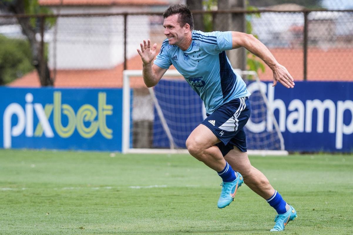 Eduardo Brock, zagueiro