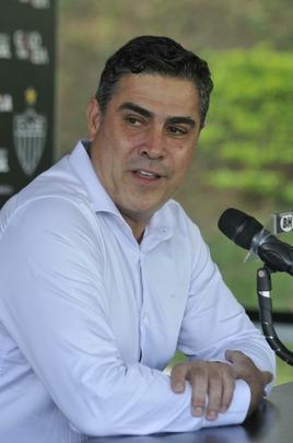 Marques foi apresentado pelo presidente Srgio Sette Cmara