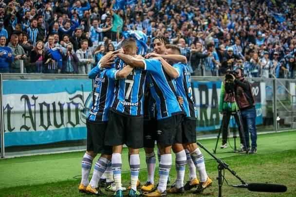Grêmio foi superior no primeiro tempo e abriu o placar aos 45 minutos, com Barrios