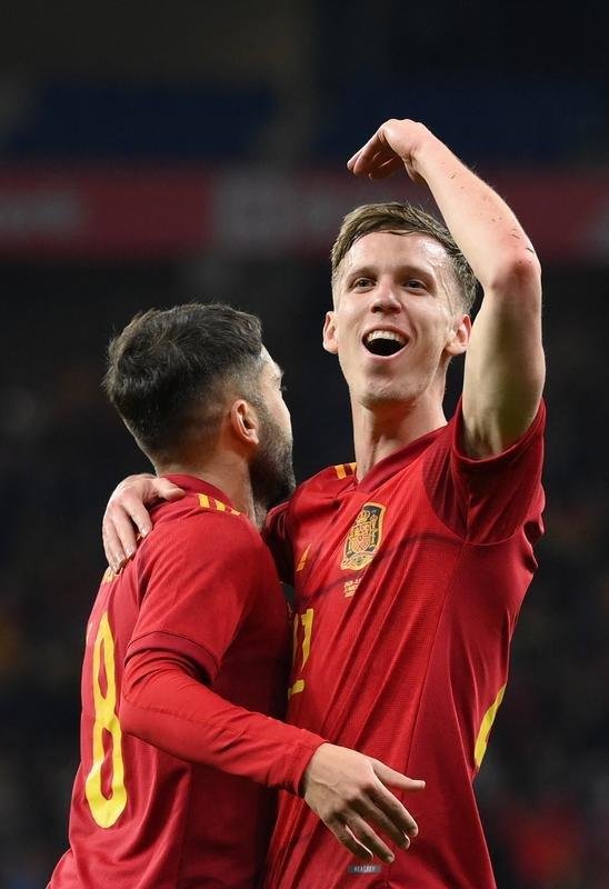 Dani Olmo (Espanha) - Atacante do Leipzig, titular da Espanha, lesionou os ligamentos do joelho em setembro, mas no precisou de cirurgia.  dvida para a Copa.