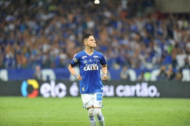 De Henrique a Thiago Neves, passando pela defesa de Fbio; a emoo dos cruzeirenses