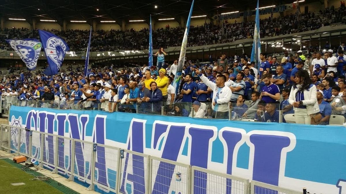 Torcida do Cruzeiro durante a partida contra o Internacional, no Mineiro, pela semifinal da Copa do Brasil
