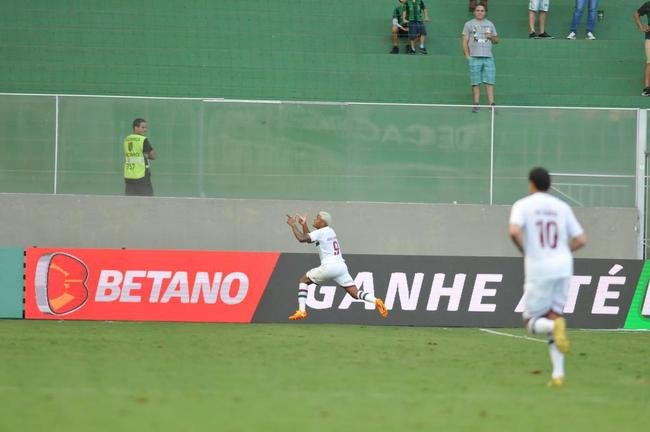 Amrica foi derrotado por 3 a 0 pelo Fluminense neste sbado (15/4), no Independncia, pela 1 rodada do Campeonato Brasileiro