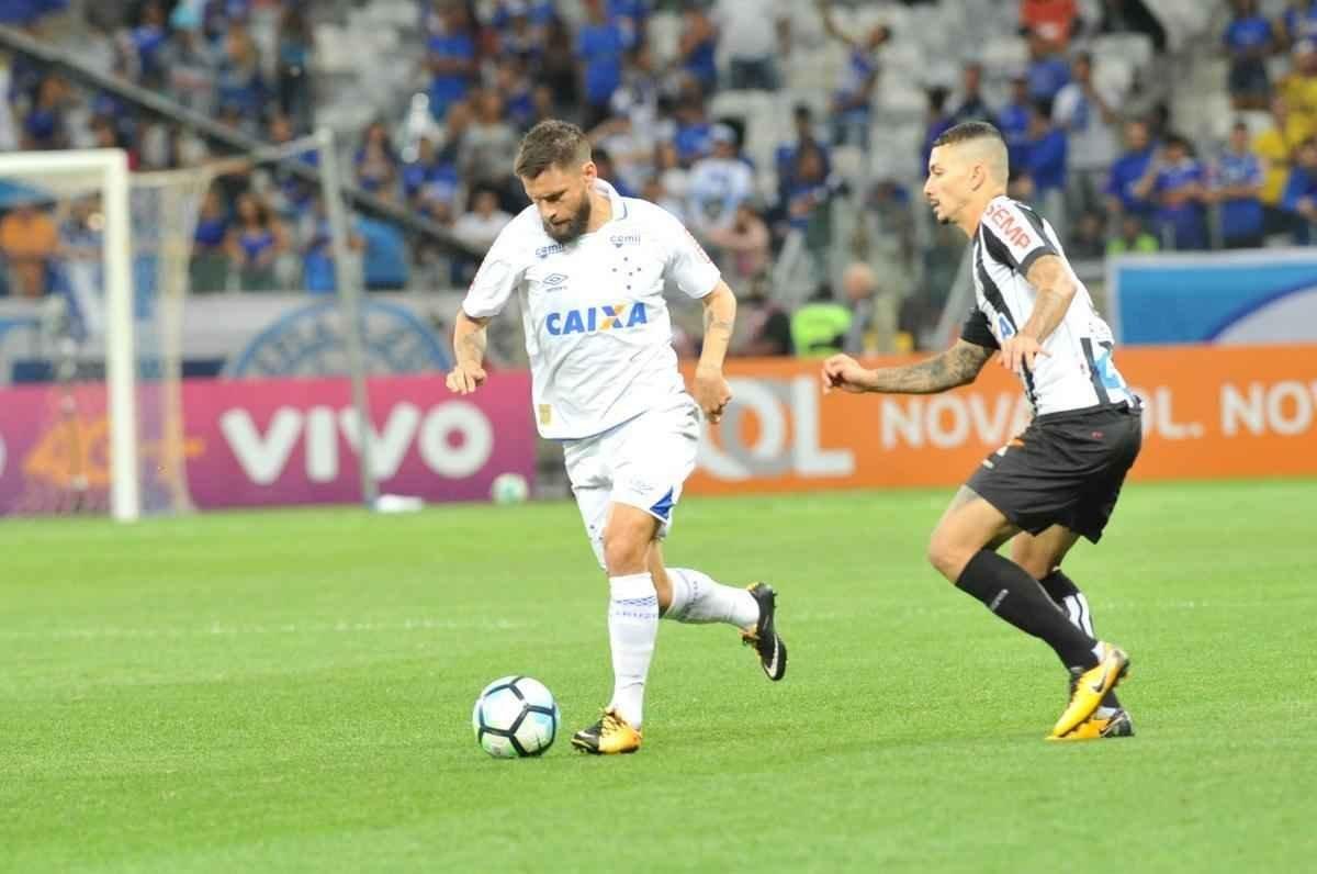 Imagens da torcida e da partida entre Cruzeiro e Santos, no Mineiro