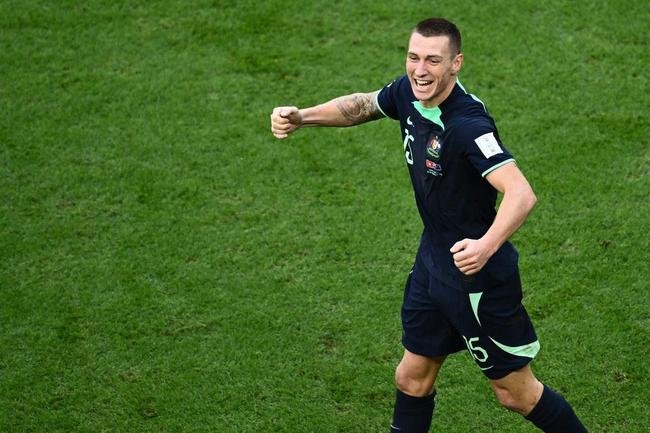 Mitchell Duke marcou o gol da Austrlia sobre a Tunsia em jogo pela segunda rodada do Grupo D da Copa do Mundo