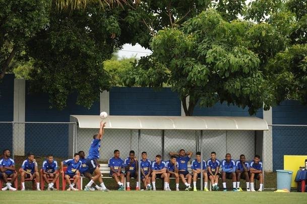Cruzeiro e Guarani de Divinpolis se enfrentam em jogo-treino neste sbado na Toca II