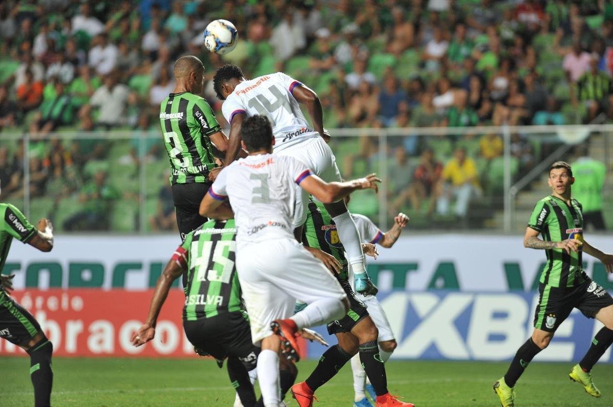 Amrica e Paran Clube se enfrentam pela 33 rodada da Srie B, no Horto