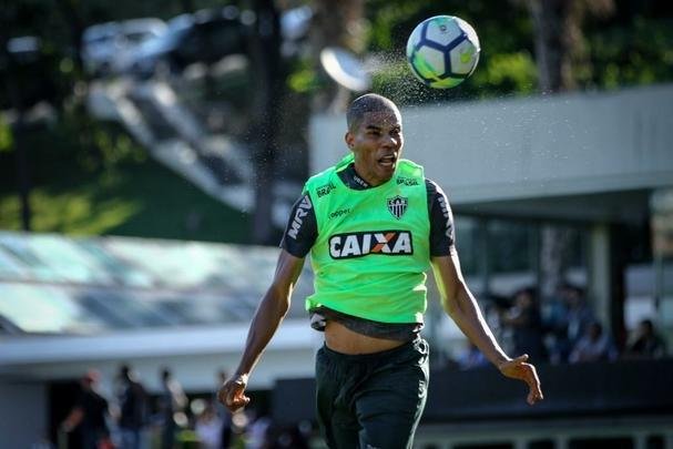 Leonardo Silva - zagueiro