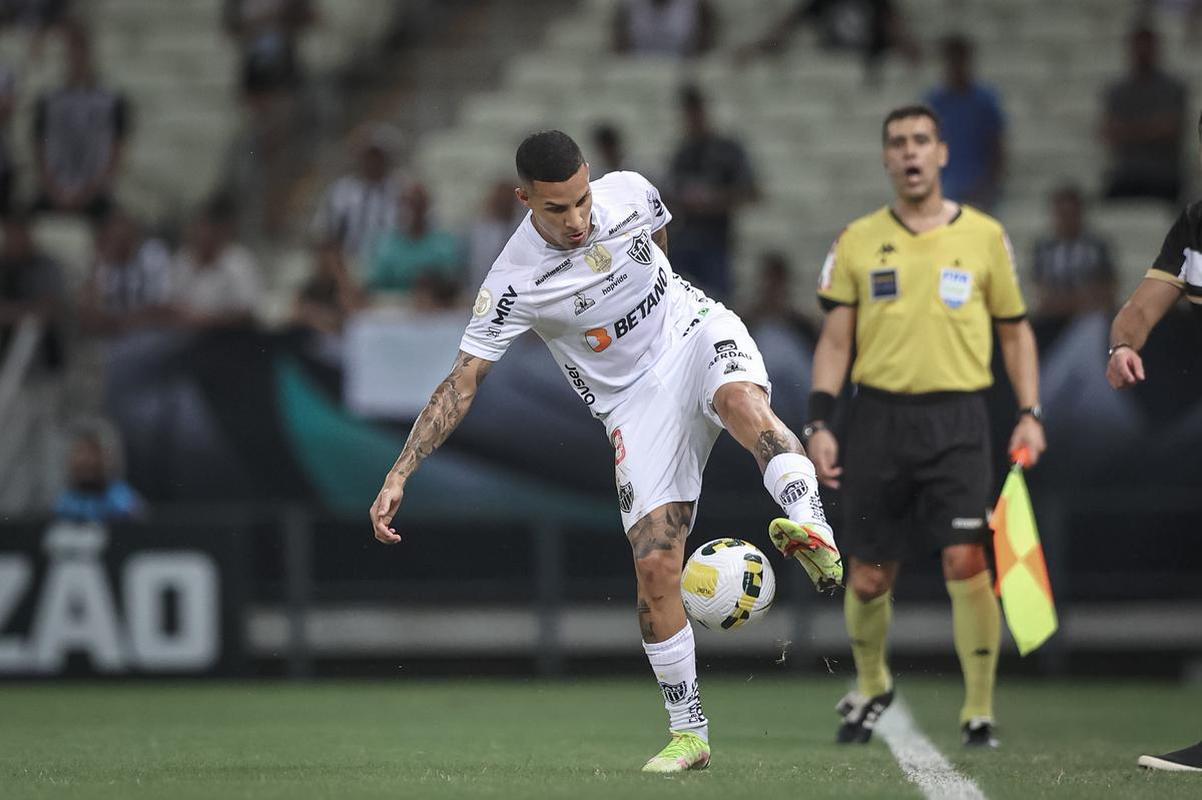 O Atltico visitou o Cear nesta quarta-feira (15), na Arena Castelo, em Fortaleza, pela 12 rodada do Campeonato Brasileiro. Veja as melhores imagens do confronto.