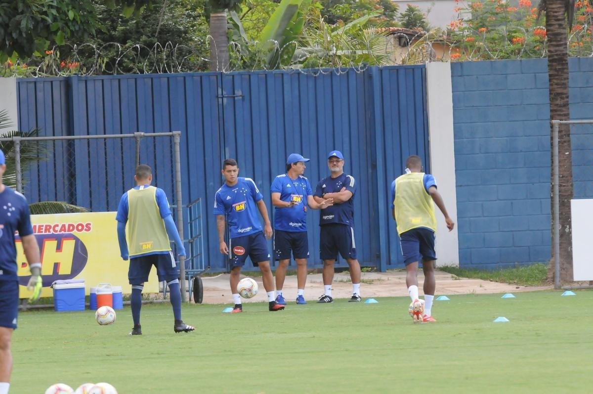 Fotos do treino do Cruzeiro desta quinta-feira, na Toca da Raposa II (crdito: Juarez Rodrigues/EM D.A Press)