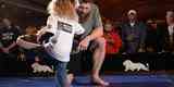 Treino aberto do UFC Fight Night 82 - Roy Nelson brinca com o filho na atividade