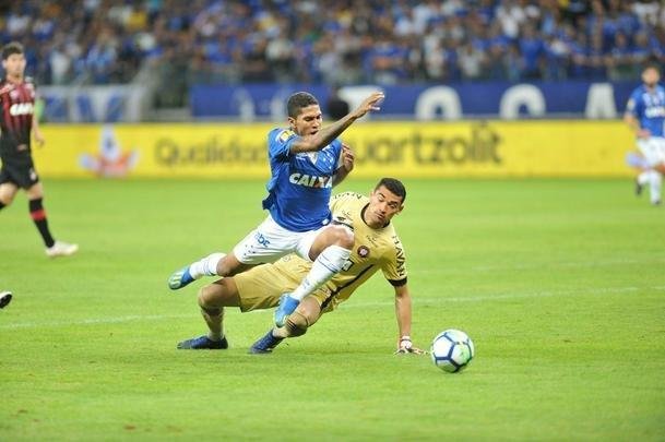 Cruzeiro conseguiu marcar no segundo tempo, com Arrascaeta, mas sofreu empate no fim com Bergson