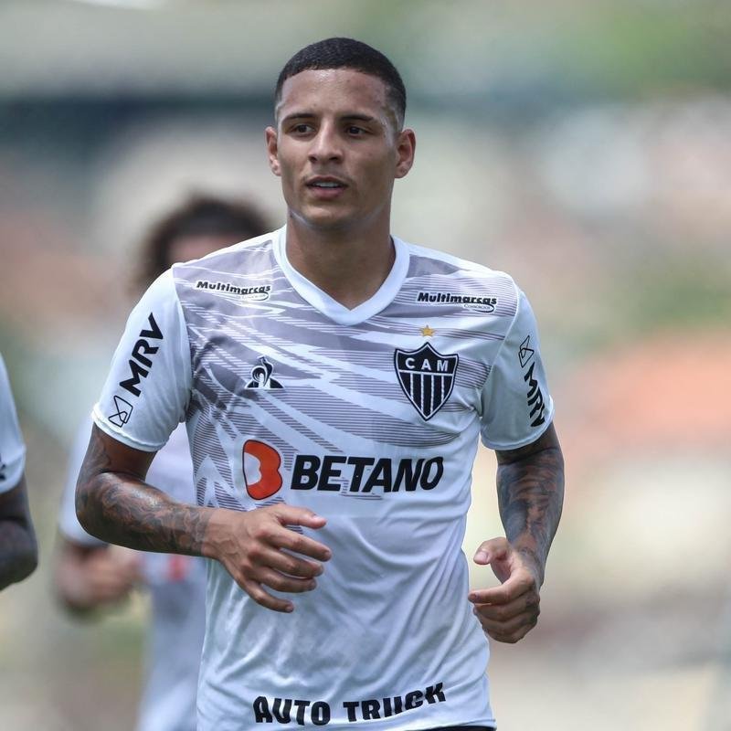 Primeiro treino comandado por Cuca desde a volta ao Atltico