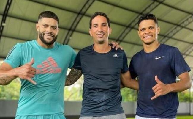 Hulk e Douglas Santos treinaram juntos com auxlio de personal na Paraba