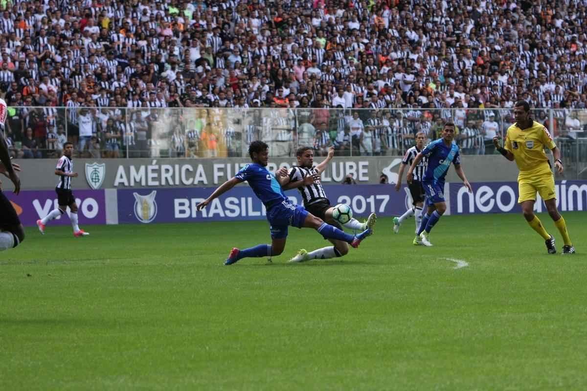 Imagens de Atltico x Ponte Preta, no Independncia