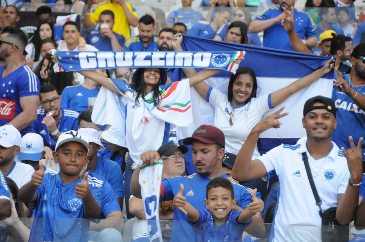 Cruzeiro x Bahia: fotos da torcida da Raposa no Mineiro