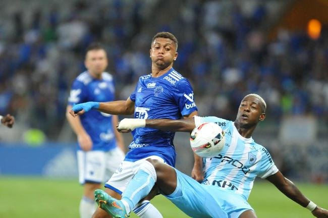 Fotos do jogo entre Cruzeiro e Londrina, no Mineiro, em Belo Horizonte, pela quarta rodada da Srie B do Brasileiro