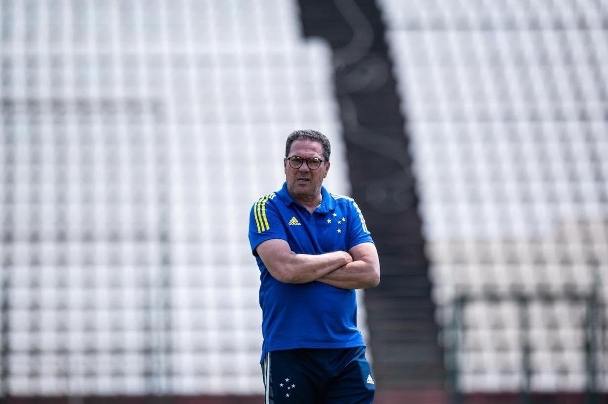 Fotos do treino do Cruzeiro na Arena do Jacar, em Sete Lagoas. Time fechou a preparao para enfrentar a Ponte Preta, s 11h deste sbado, pela 23 rodada da Srie B