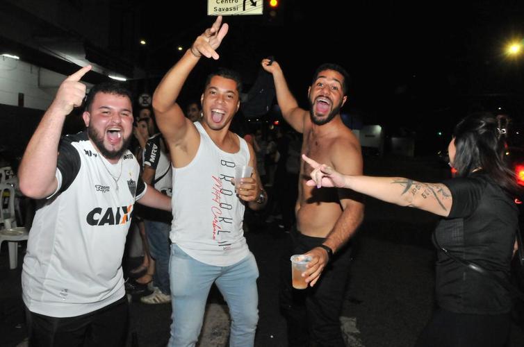 Torcedores do Galo comemoram classificao  final da Copa do Brasil no Bar do Salomo, tradicional reduto atleticano de Belo Horizonte